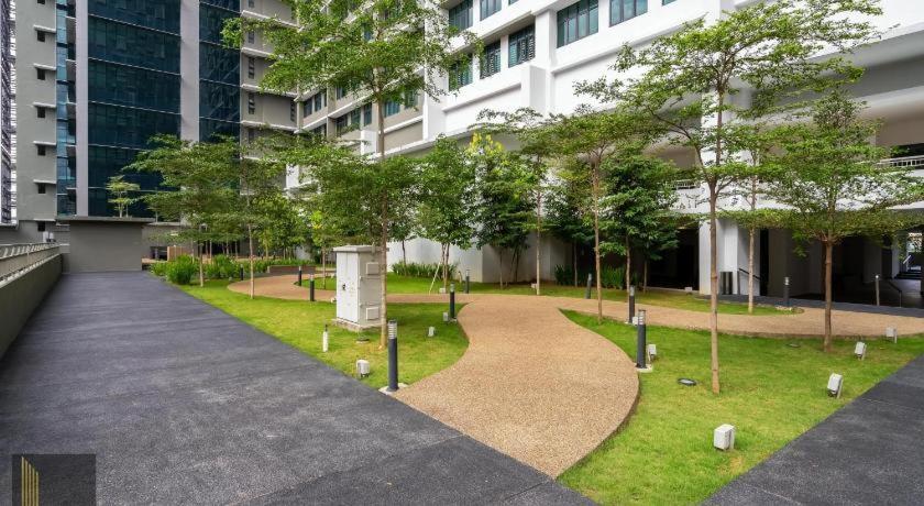 Ferienwohnung Legasi Kampung Baru By Twenty7 Kuala Lumpur Exterior foto